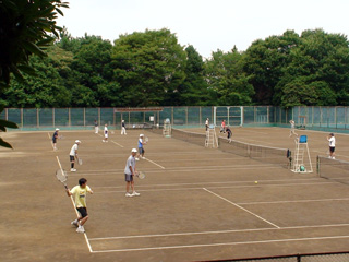 会場の東公園コート